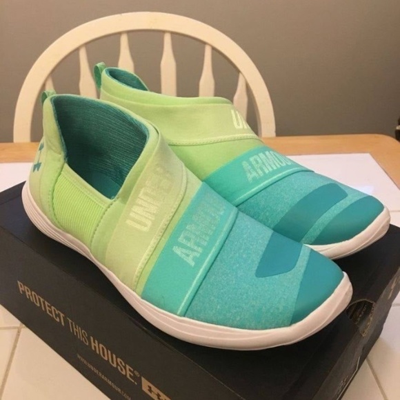 BRAND NEW girl under armour street precision slip on shoes size 6Y - Picture 6 of 6